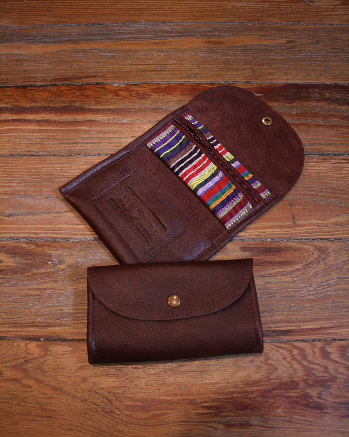N°04 Blague à tabac cuir prune-aubergine