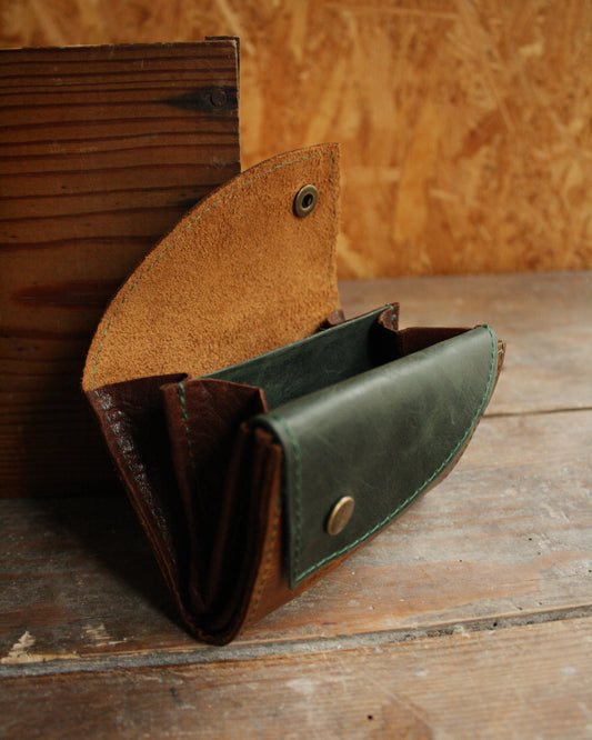 Portefeuille bicolore en cuir marron et vert N°6