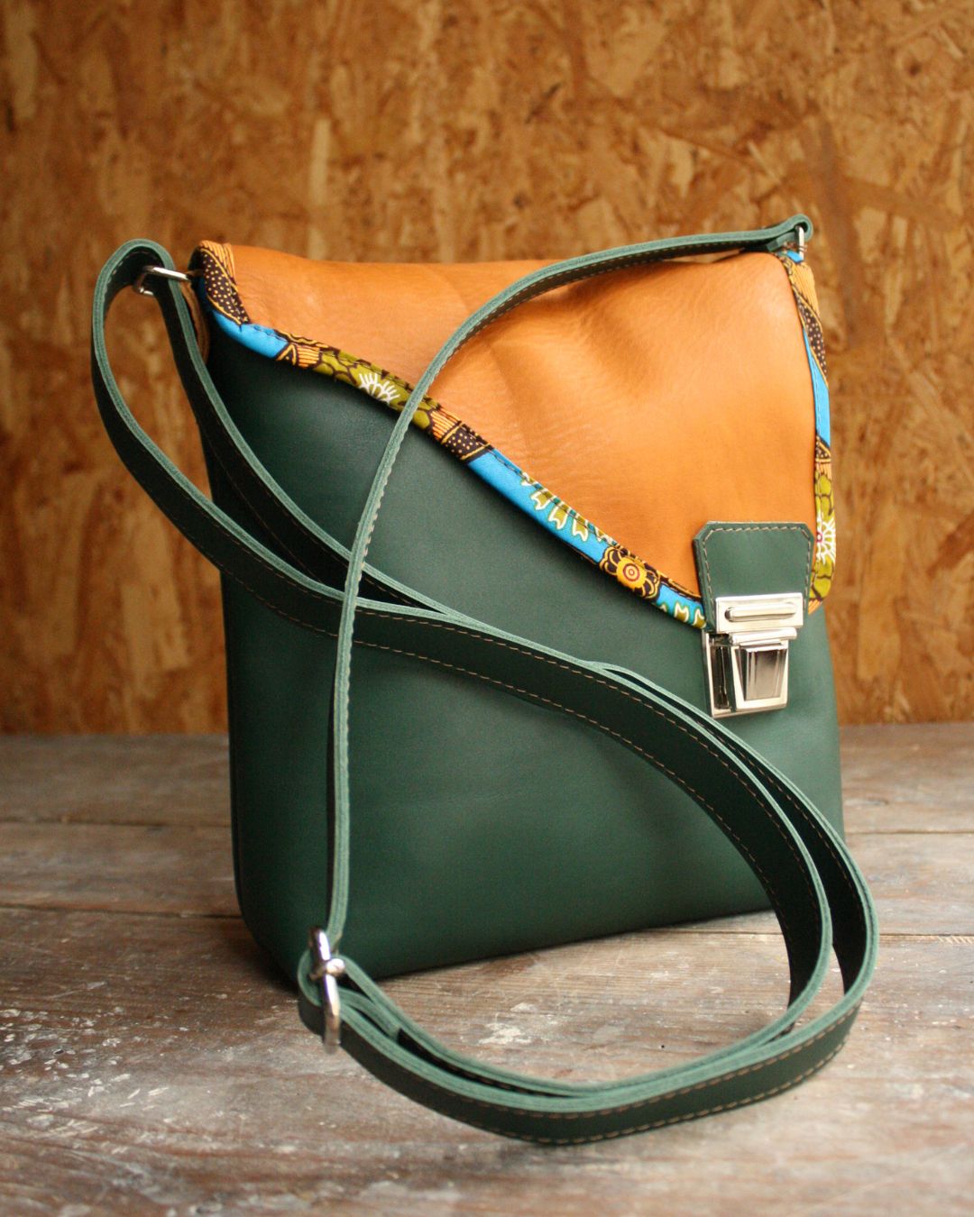 Sac Maïko en cuir vert et camel
