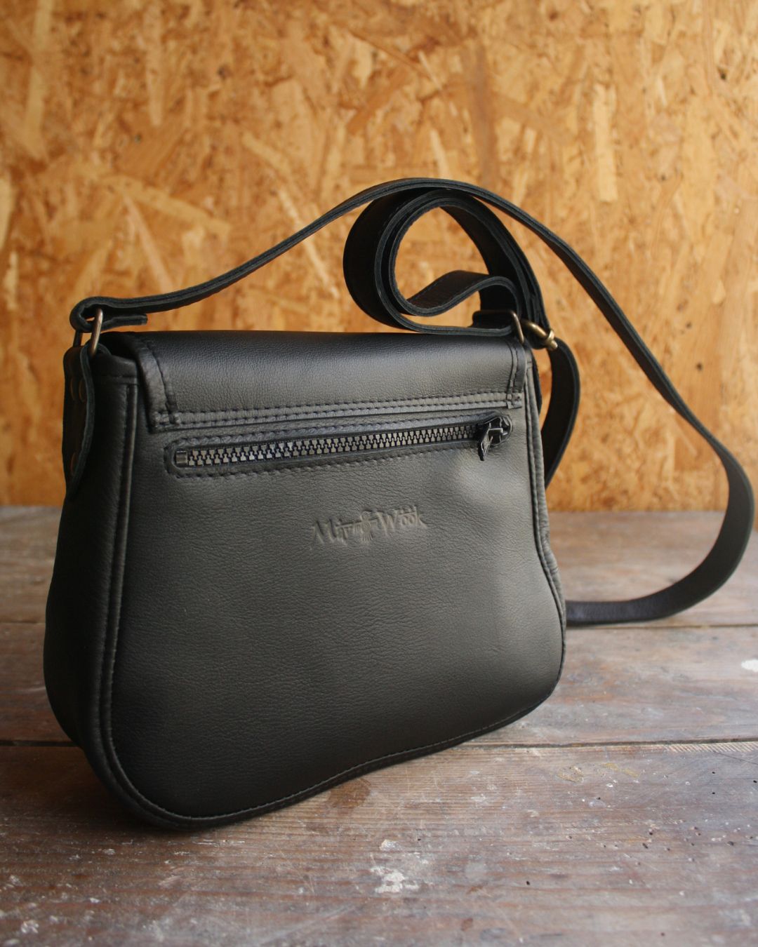 Besace Ninou en cuir noir