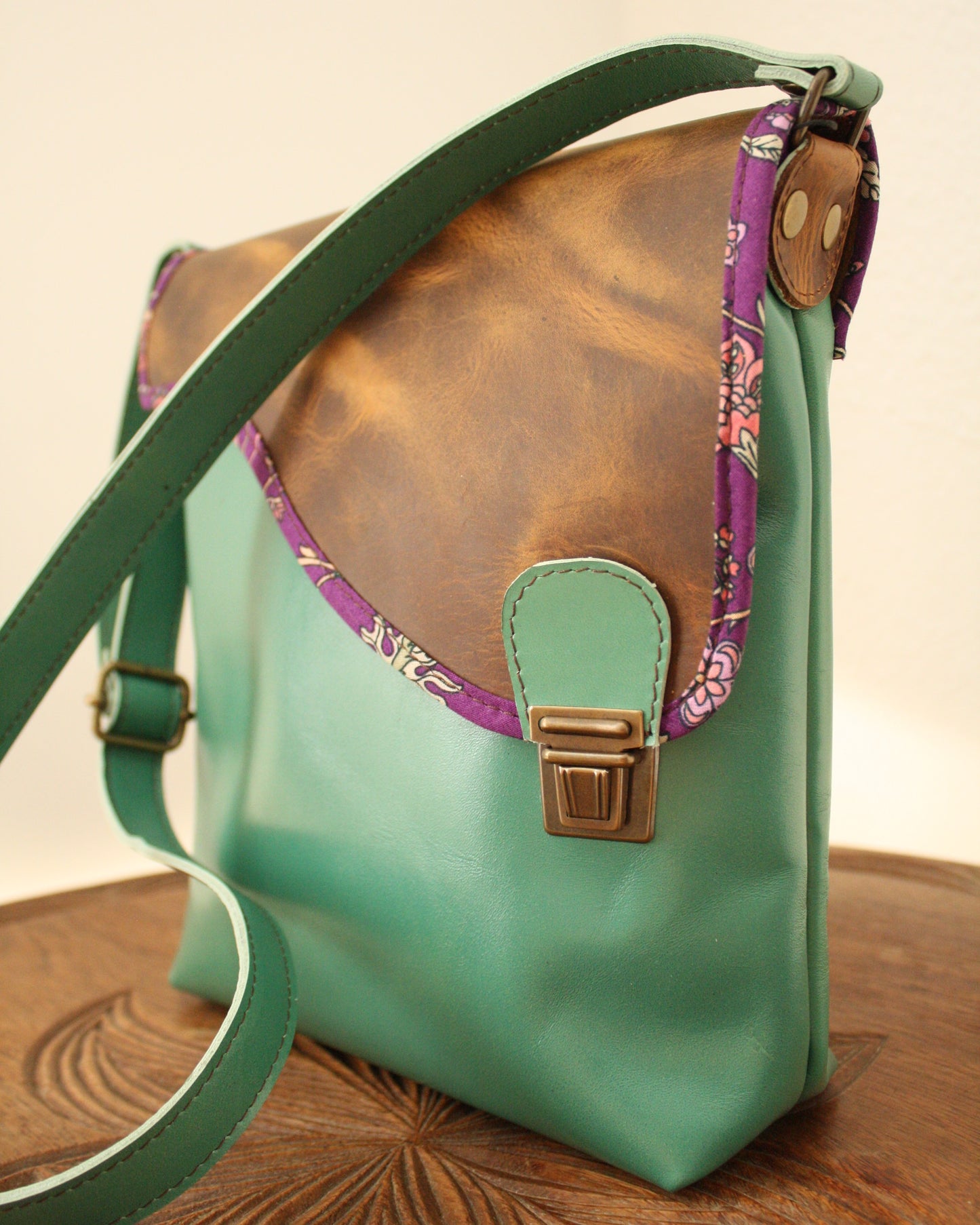 Sac Maïko en cuir vert d'eau et marron