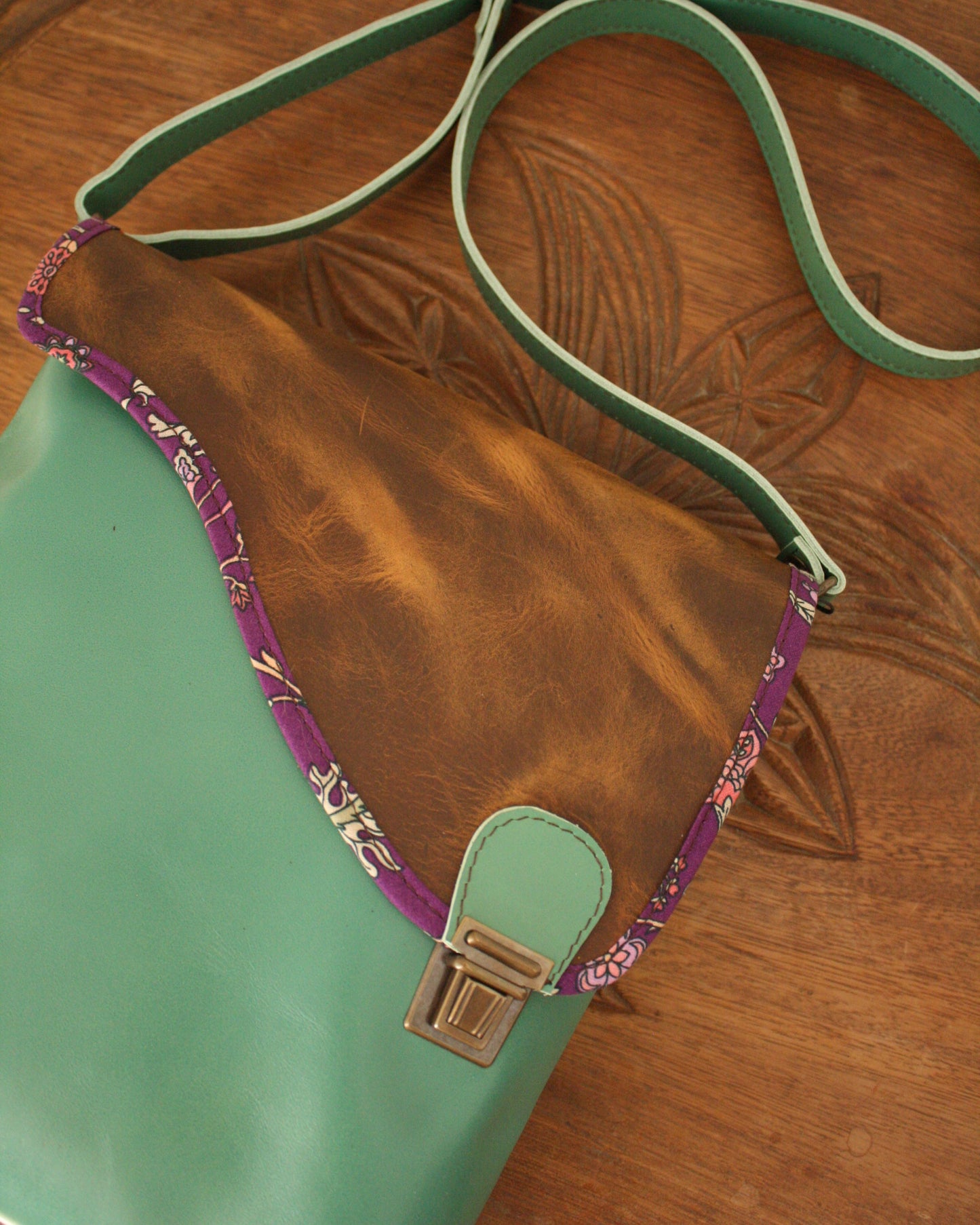Sac Maïko en cuir vert d'eau et marron