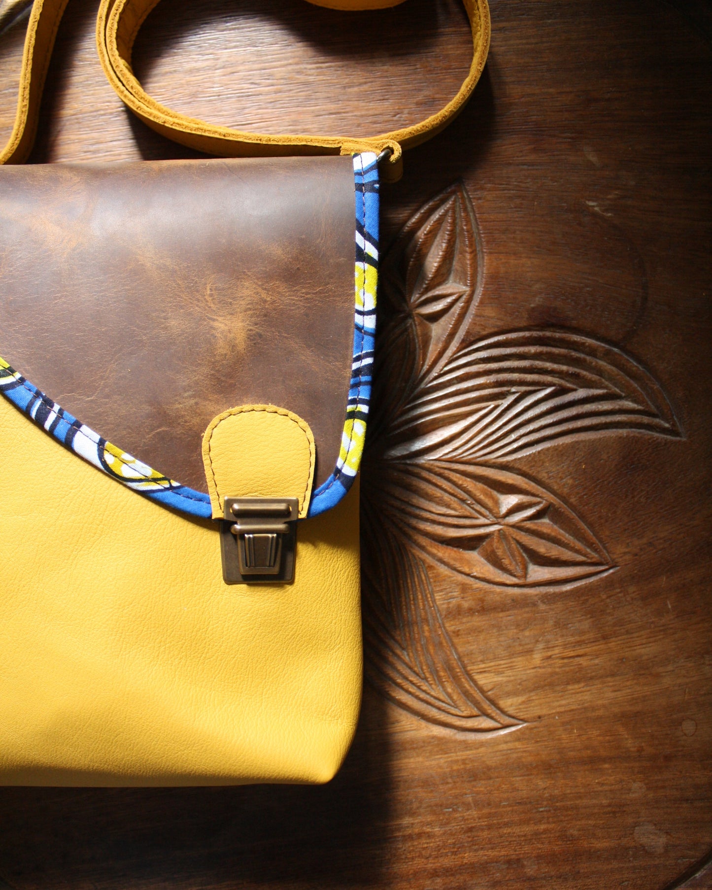 Sac Maïko en cuir jaune et marron vieilli