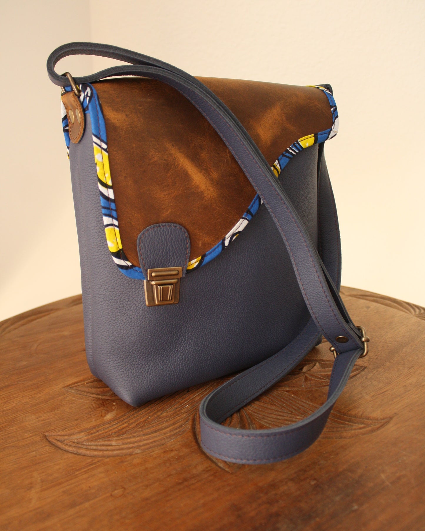Sac Maïko en cuir bleu et marron vieilli