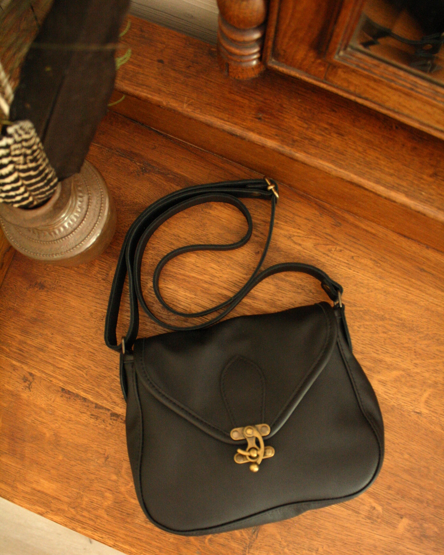 Besace Ninou en cuir noir