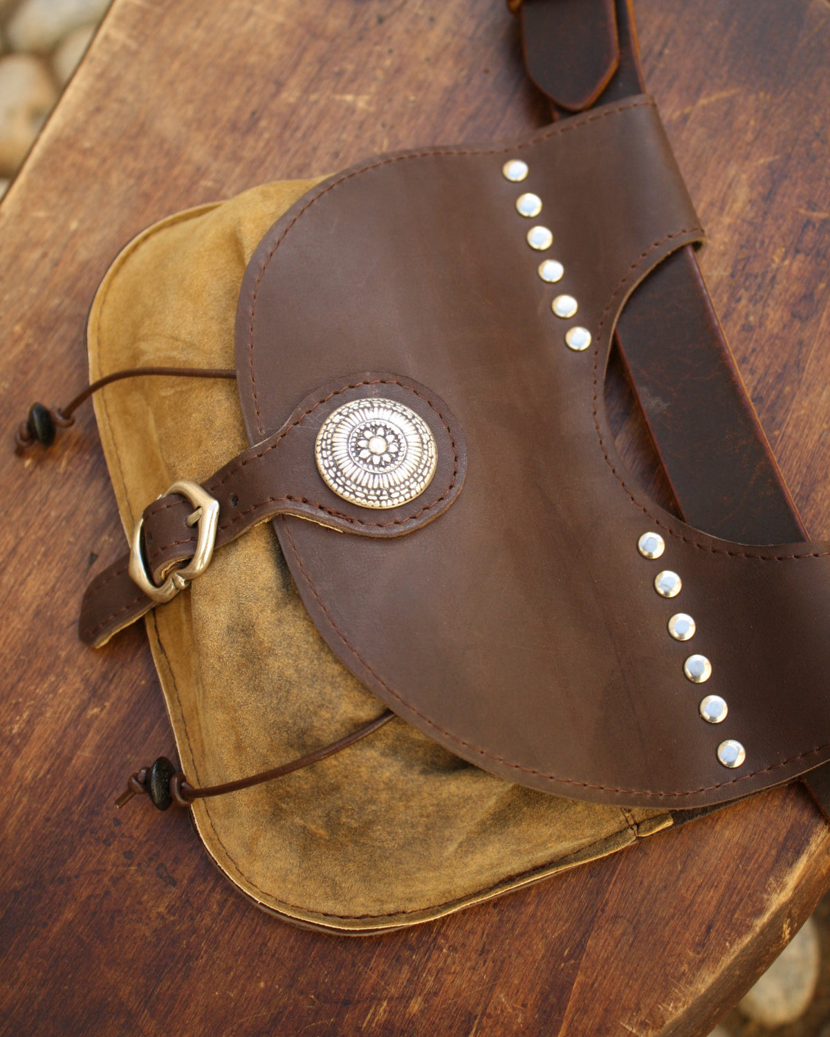 Escarcelle en cuir marron foncé et cuir velours beige