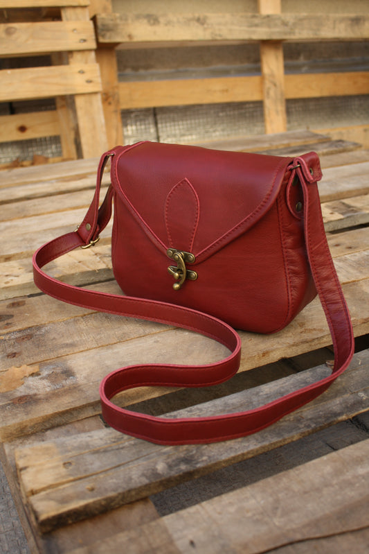 Besace Ninou en cuir bordeaux