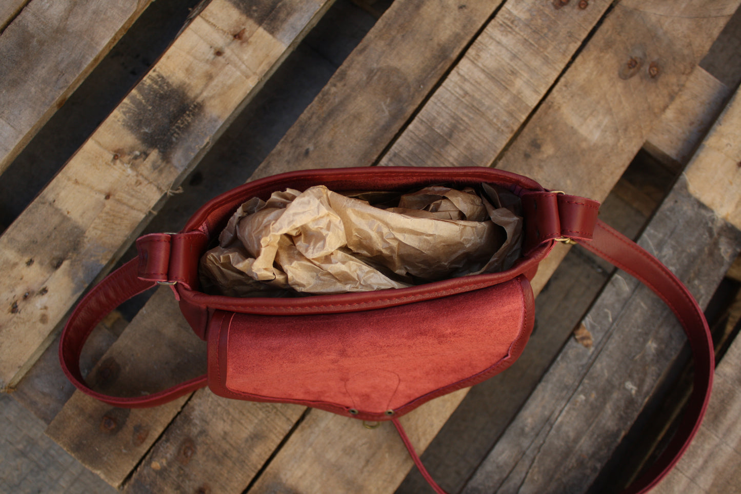 Besace Ninou en cuir bordeaux