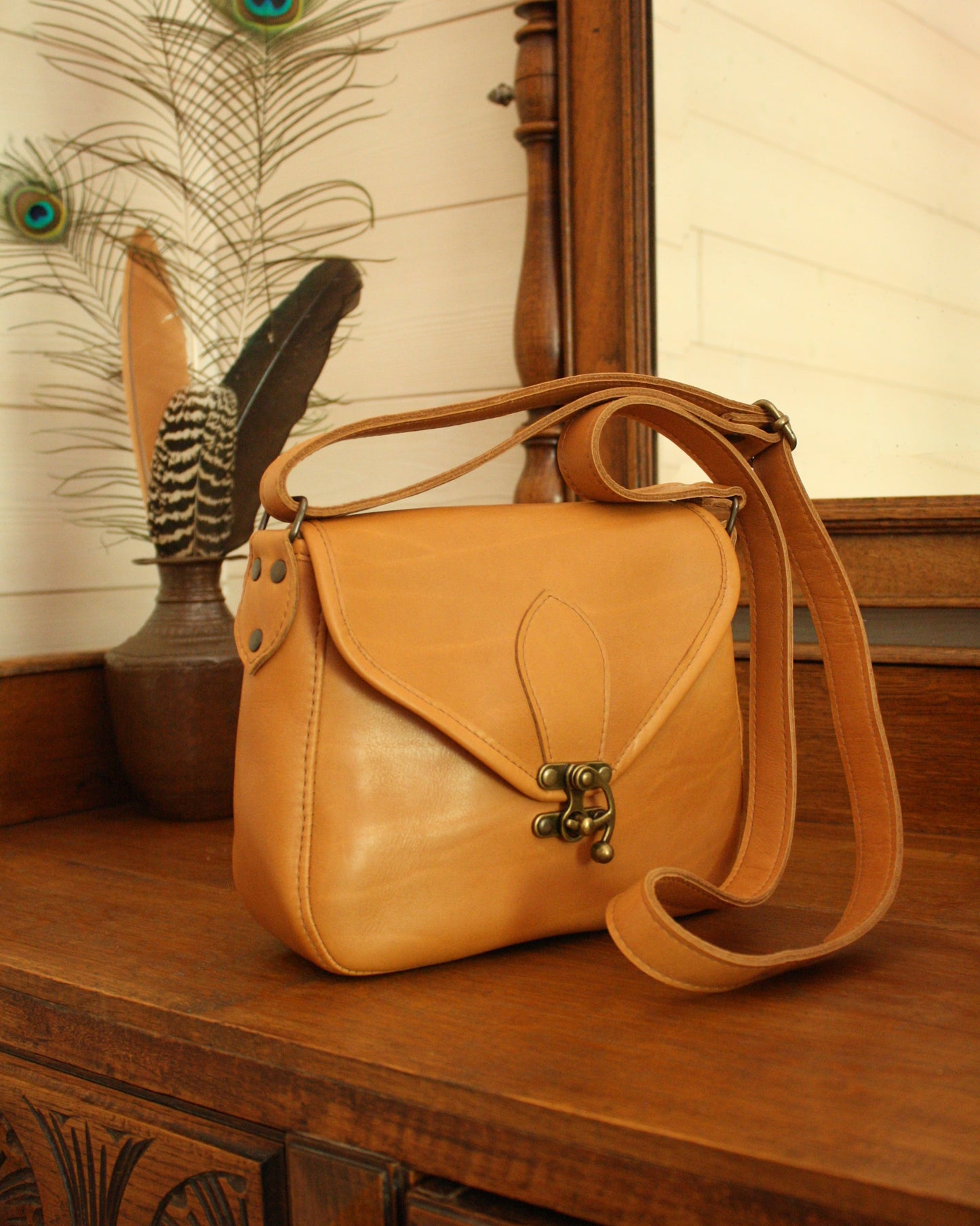 Besace Ninou en cuir camel