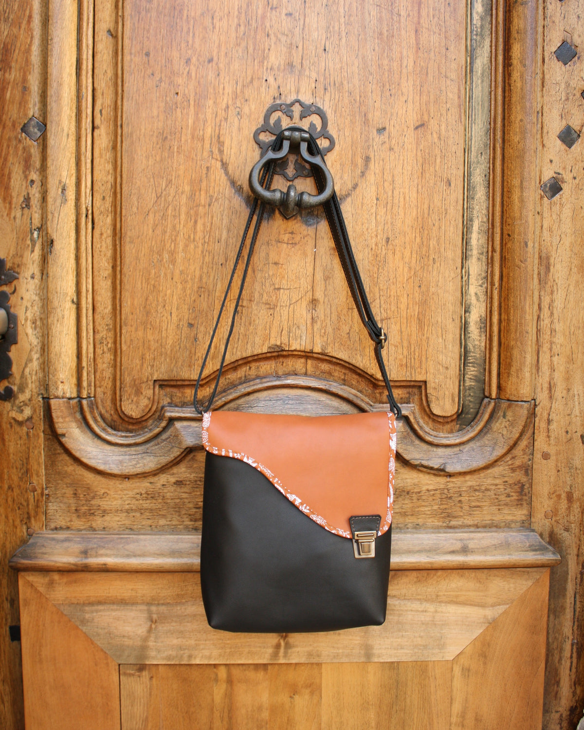 Sac Maïko en cuir noir et roux