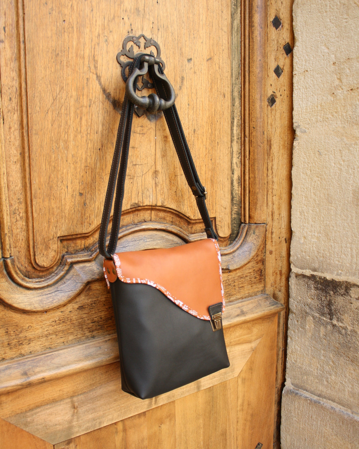 Sac Maïko en cuir noir et roux