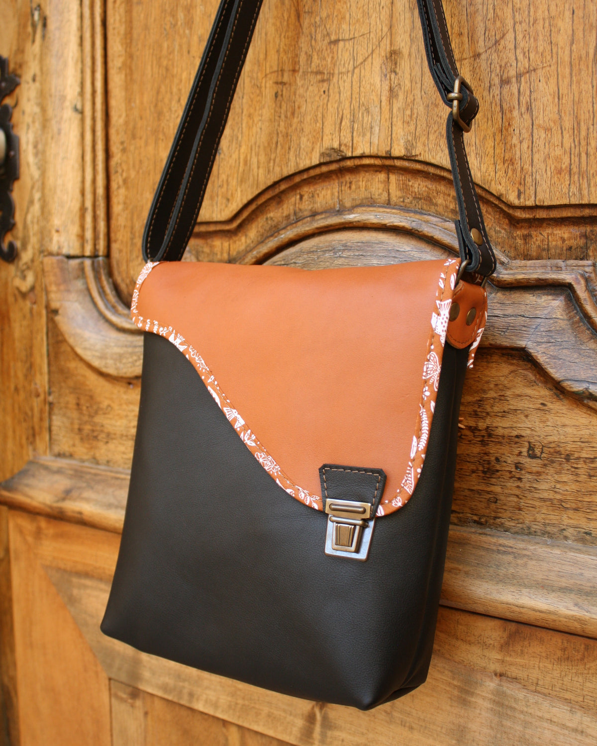 Sac Maïko en cuir noir et roux