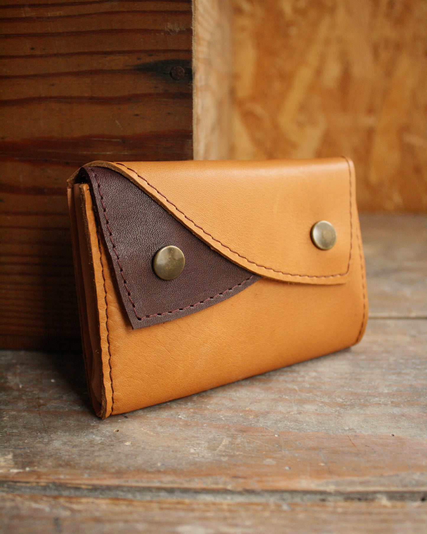 Portefeuille bicolore en cuir gold et aubergine N°4