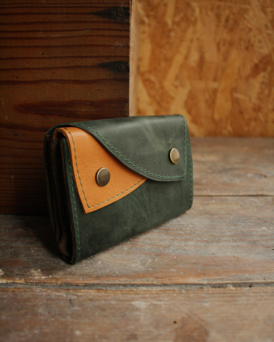 Portefeuille bicolore en cuir vert et gold N°7